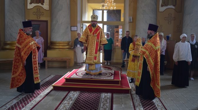 ЕПИСКОП ПОРФИРИЙ ВОЗГЛАВИЛ ВСЕНОЩНОЕ БДЕНИЕ В МИХАЙЛОВСКОМ КАЕФЕДРАЛЬНОМ СОБОРЕ