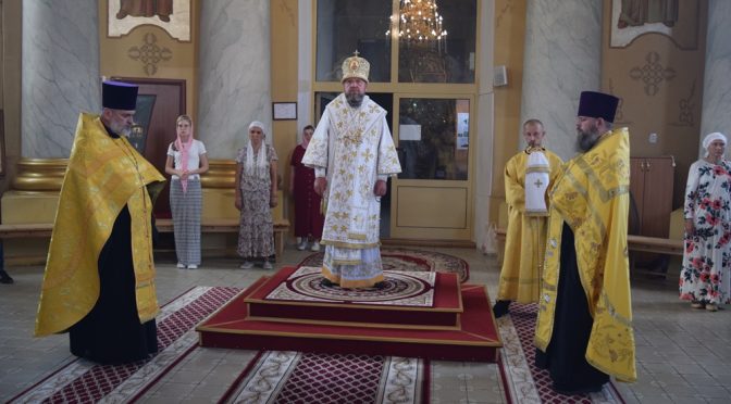 ЕПИСКОП ПОРФИРИЙ ВОЗГЛАВИЛ ВСЕНОЩНОЕ БДЕНИЕ В МИХАЙЛОВСКОМ КАЕФЕДРАЛЬНОМ СОБОРЕ
