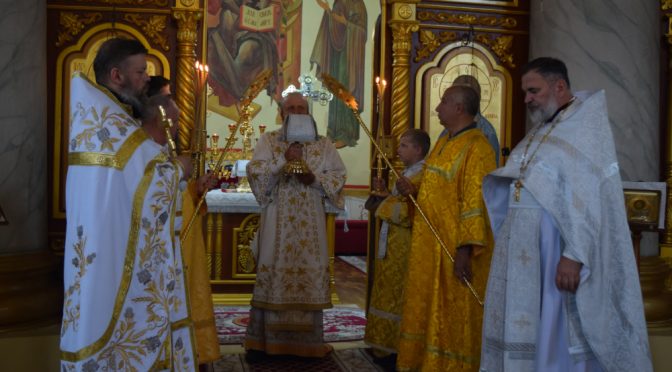 ЕПИСКОП ПОРФИРИЙ ВОЗГЛАВИЛ БОЖЕСТВЕННУЮ ЛИТУРГИЮ В МИХАЙЛОВСКОМ КАФЕДРАЛЬНОМ СОБОРЕ