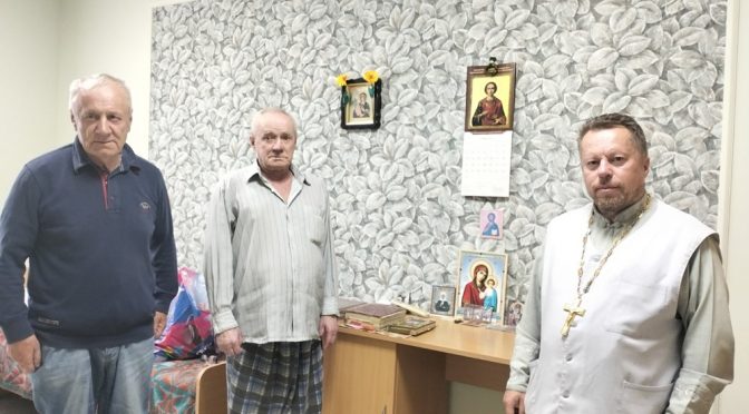 Благочинный Островецкого округа посетил больницу в агрогородке Михалишки