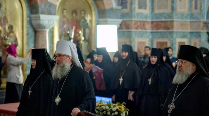 Епископ Порфирий принял участие в региональном круглом столе для монашествующих в Ново-Тихвинском монастыре Екатеринбурга