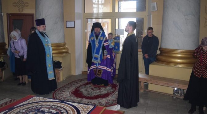 ЕПИСКОП ПОРФИРИЙ ВОЗГЛАВИЛ ВСЕНОЩНОЕ БДЕНИЕ В МИХАЙЛОВСКОМ КАФЕДРАЛЬНОМ СОБОРЕ