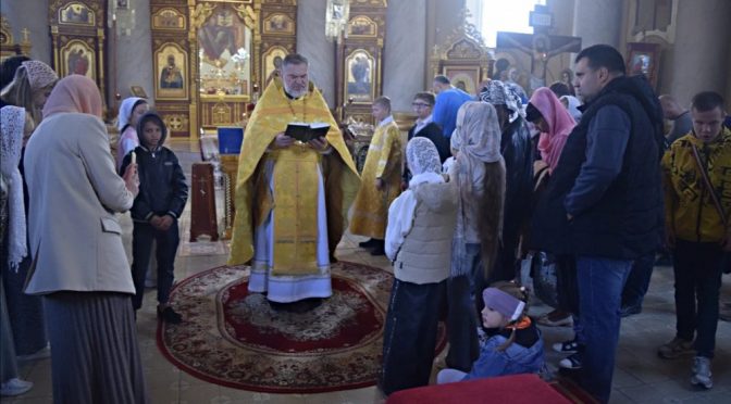 В кафедральном соборе Лиды совершили молебен перед началом учебного года в воскресной школе