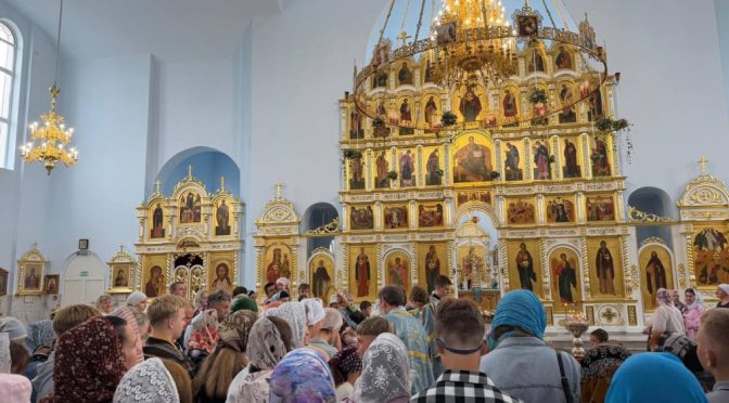 Молебны перед началом учения состоялись в соборе в преддверии учебного года и в первые его дни