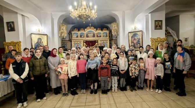 «Под Покровом Богородицы в кругу семьи»: в воскресной школе Пантелеимоновского храма Лиды прошёл семейный праздник